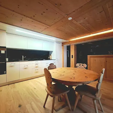 Daire Comfortable And Modern In Zernez